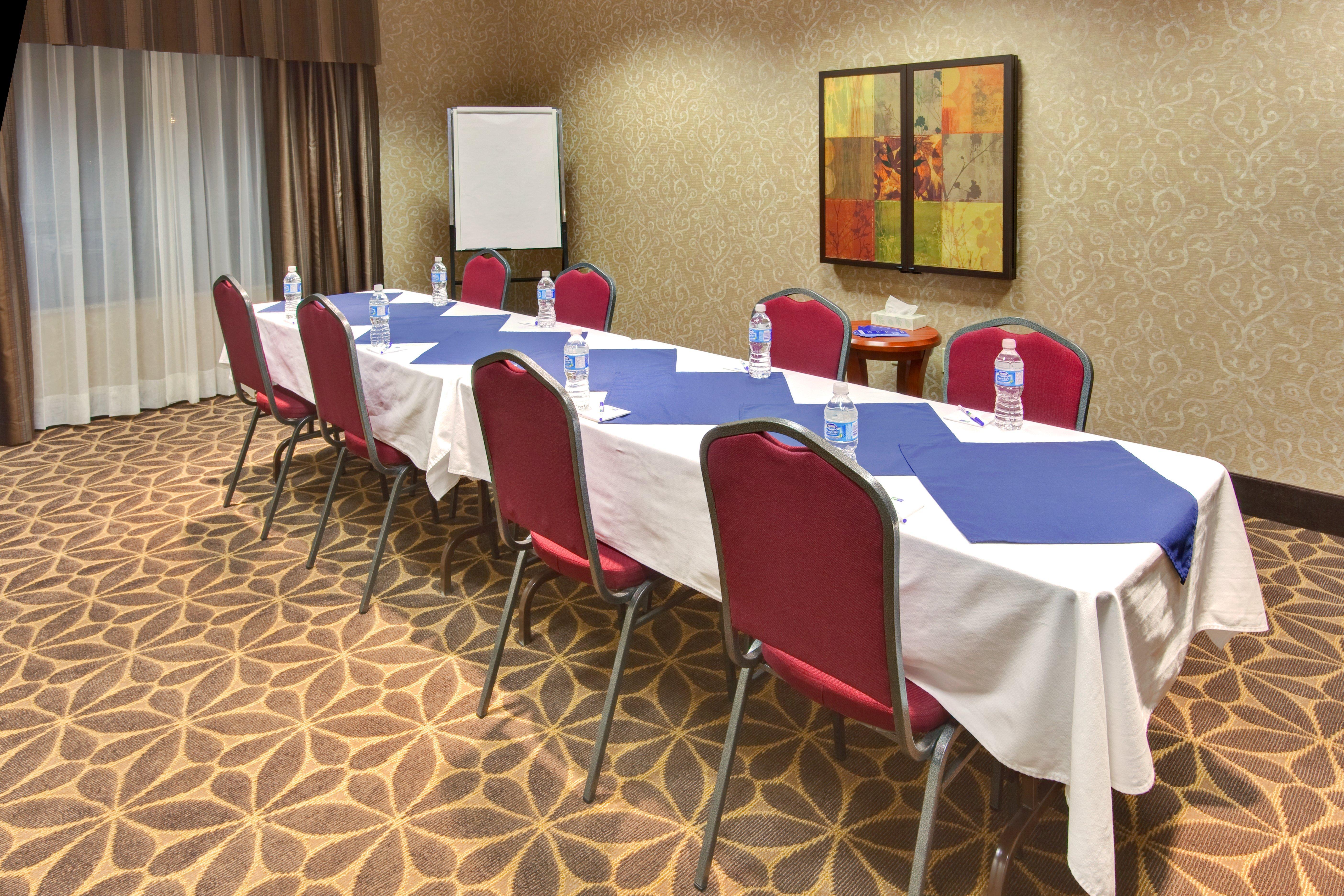 Holiday Inn Express Hotel & Suites Brockville By Ihg Exterior photo