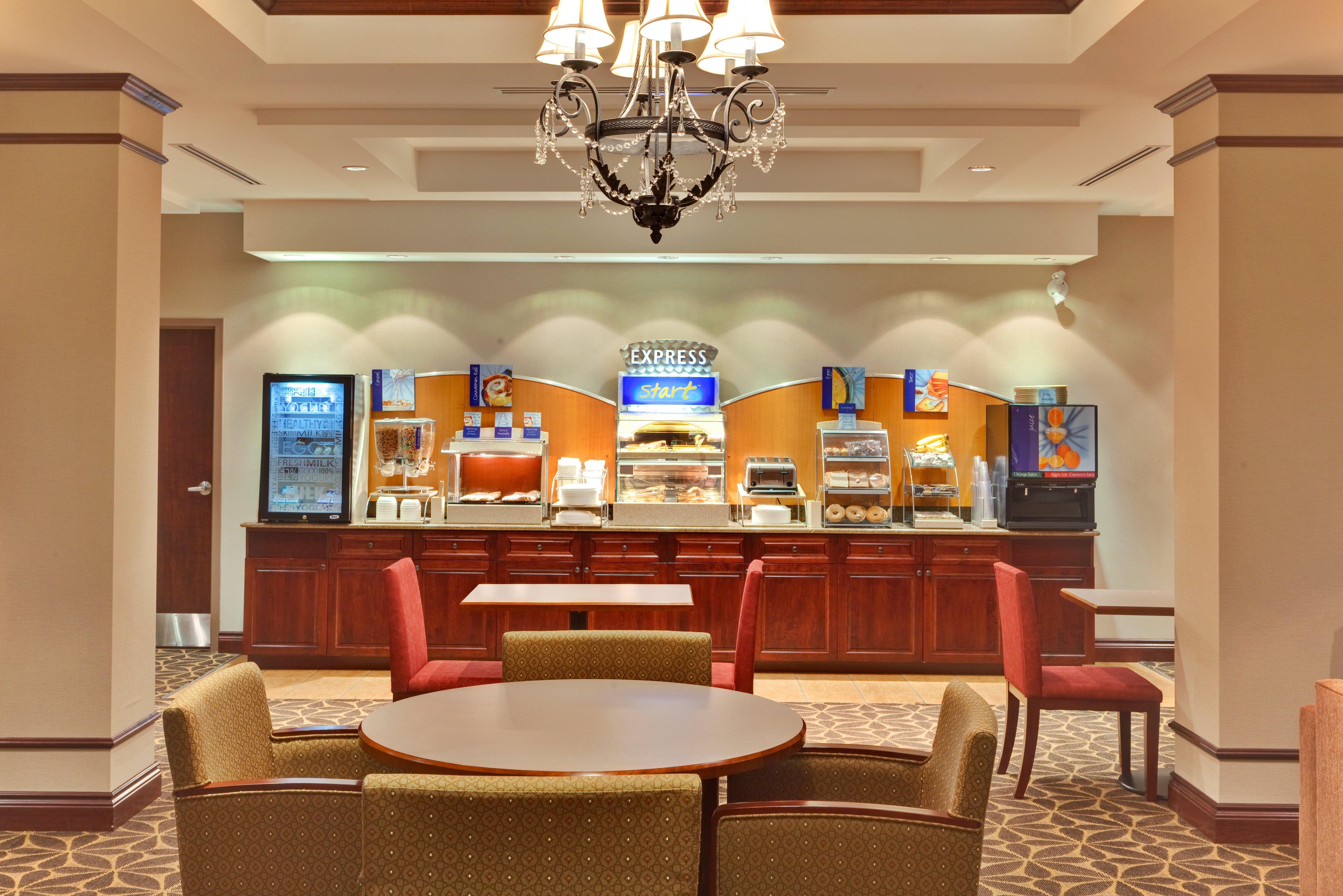 Holiday Inn Express Hotel & Suites Brockville By Ihg Exterior photo