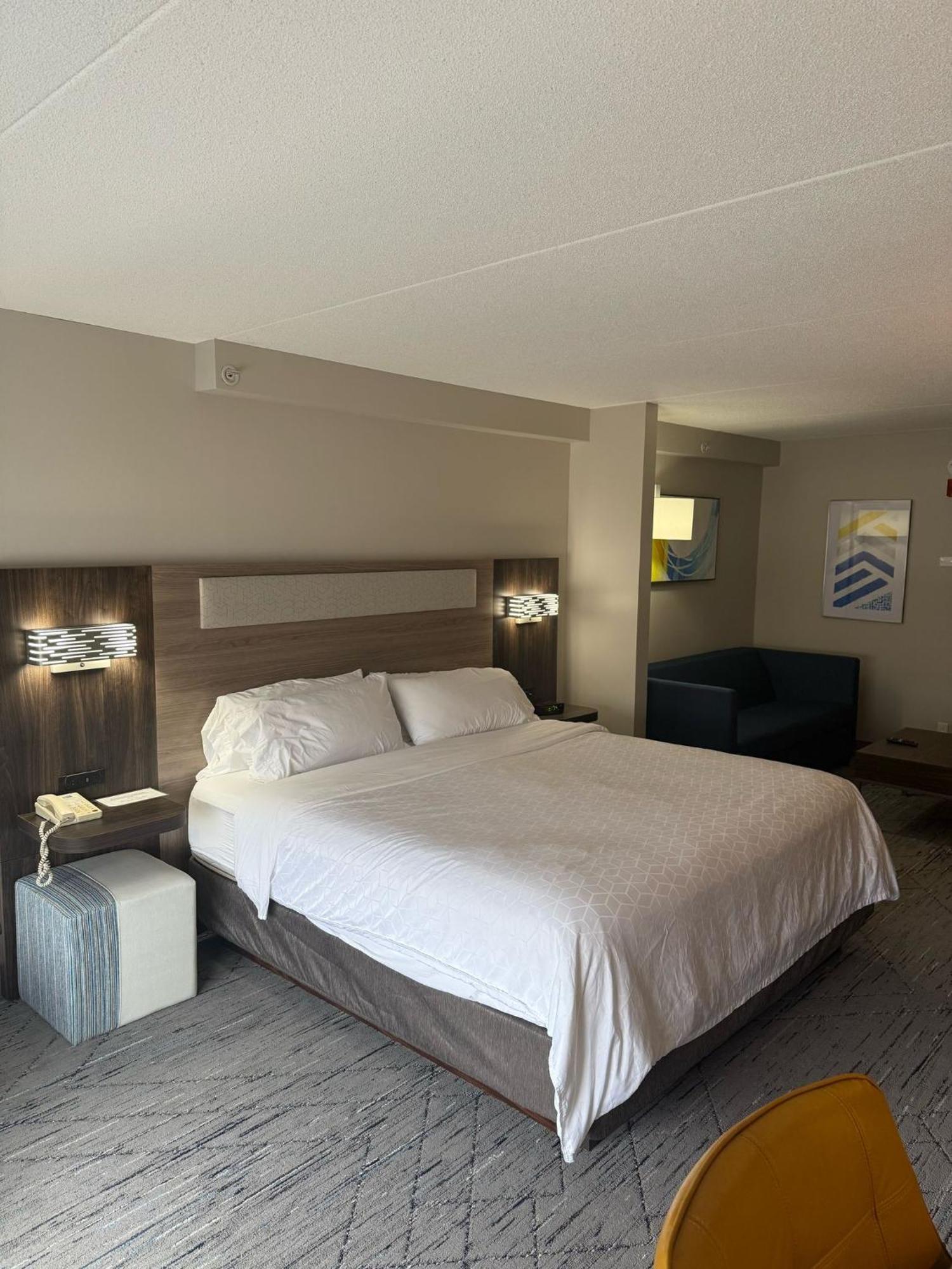 Holiday Inn Express Hotel & Suites Brockville By Ihg Exterior photo