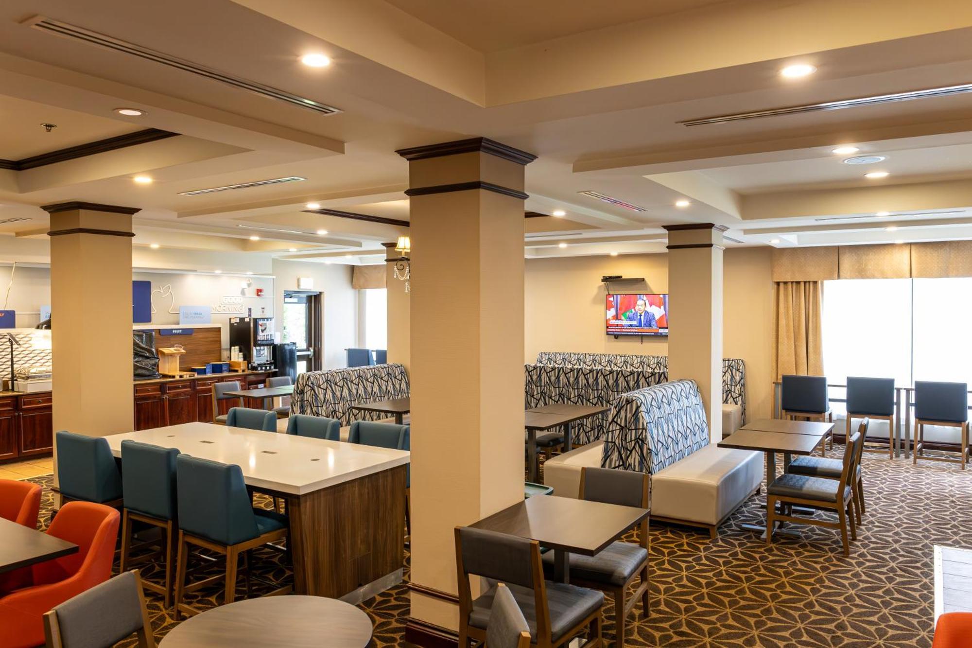 Holiday Inn Express Hotel & Suites Brockville By Ihg Exterior photo