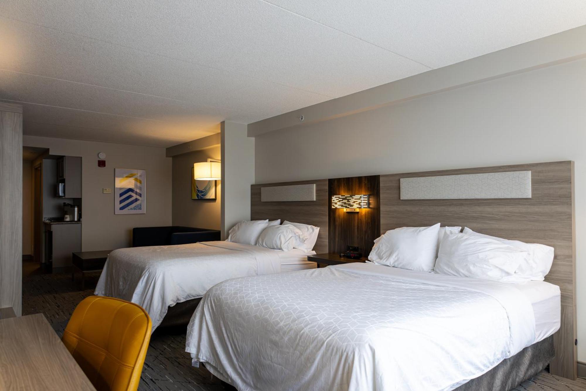 Holiday Inn Express Hotel & Suites Brockville By Ihg Exterior photo